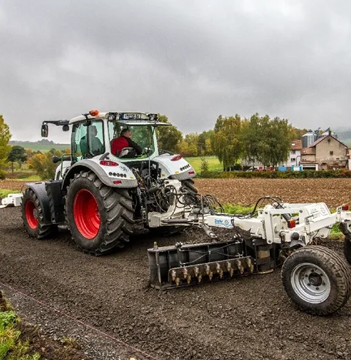 Równiarka Stehr SUG 35T podczas pracy w terenie